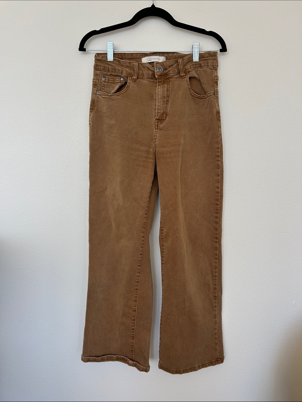 Q2 Women's Flare Jeans in Warm Brown